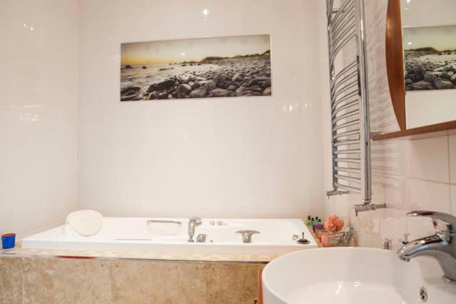 Arvalee Retreat With Outdoor Hottub Bed and Breakfast Omagh Eksteriør billede